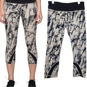 Lululemon Run Inspire Crop II Size 6